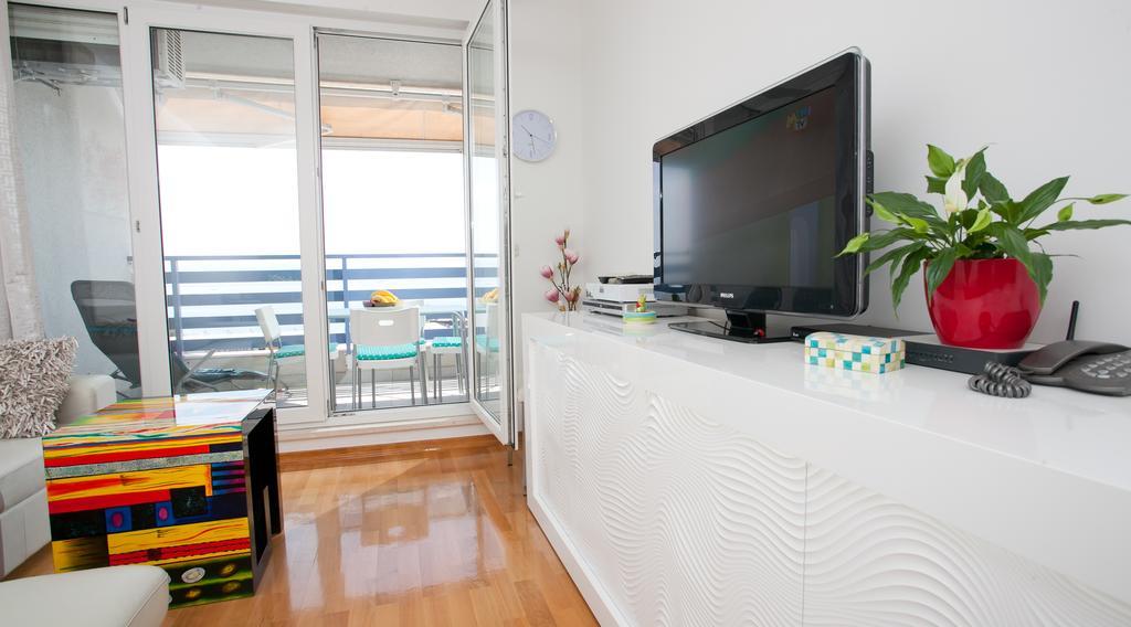 Luxury Beach Front Apt With Seaside View And Free Parking Split Exterior photo